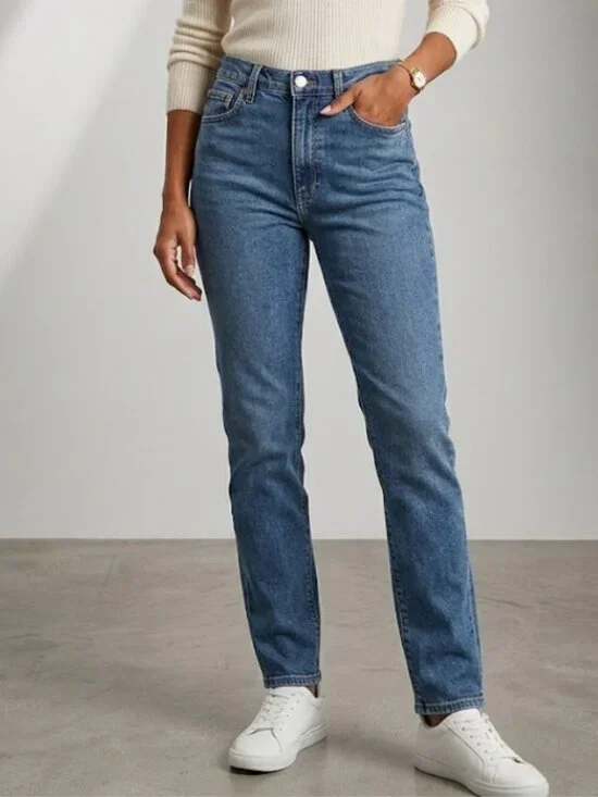 Abercrombie Ultra High Rise Slim Straight Jeans Size 6/28 Blue Denim - Picture 1 of 7